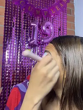 yumi hanna online show from 09.14.25