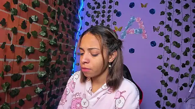 yumi hanna online show from 11.06.25