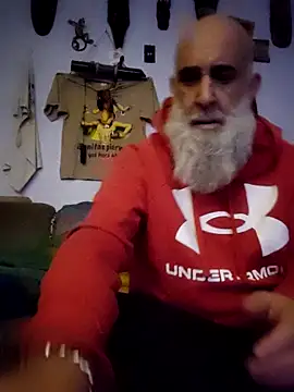 Snapshot of barbaszztop chatting on 12.14.25 barbaszztop online show from 12.14.25