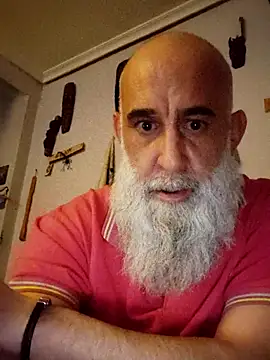 Snapshot of barbaszztop chatting on 12.20.25 barbaszztop online show from 12.20.25