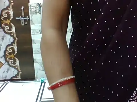 Snapshot of VNDANA_ chatting on 09.30.25 VNDANA  online show from 09.30.25