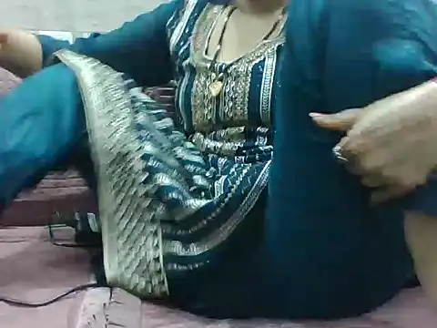 Snapshot of VNDANA_ chatting on 11.01.25 VNDANA  online show from 11.01.25