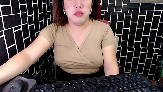 xUrDreamSlutWhore online show from 09.09.25