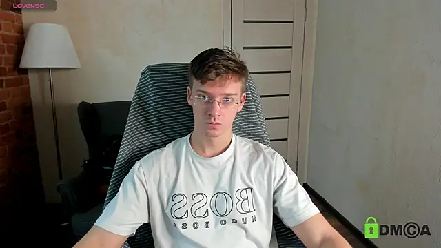 Snapshot of Harm_Dick chatting on 10.31.25 Harm Dick online show from 10.31.25