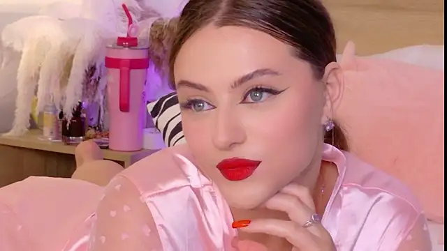 Snapshot of Sienna_Voss chatting on 10.05.25 Sienna Voss online show from 10.05.25