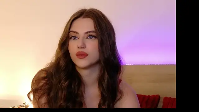 Snapshot of Sienna_Voss chatting on 10.31.25 Sienna Voss online show from 10.31.25