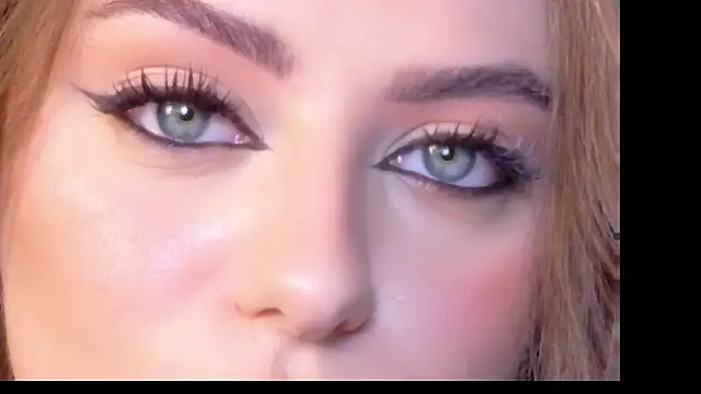 Snapshot of Sienna_Voss chatting on 11.21.25 Sienna Voss online show from 11.21.25