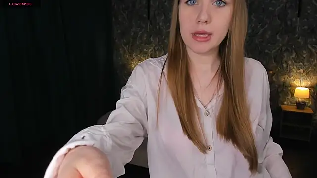 OdellaFrake online show from 11.17.25