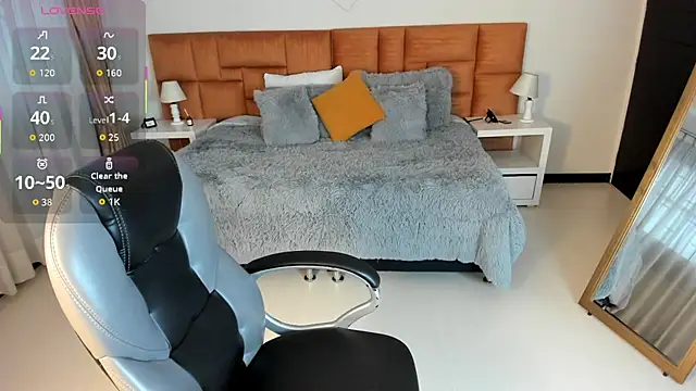 Catti Brie online show from 10.08.25