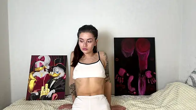 Petal Couple online show from 11.28.25