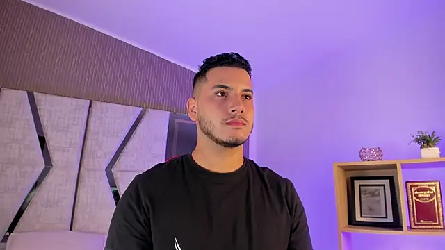 Snapshot of Axel_grey_ chatting on 07.08.26 Axel grey online show from 07.08.26
