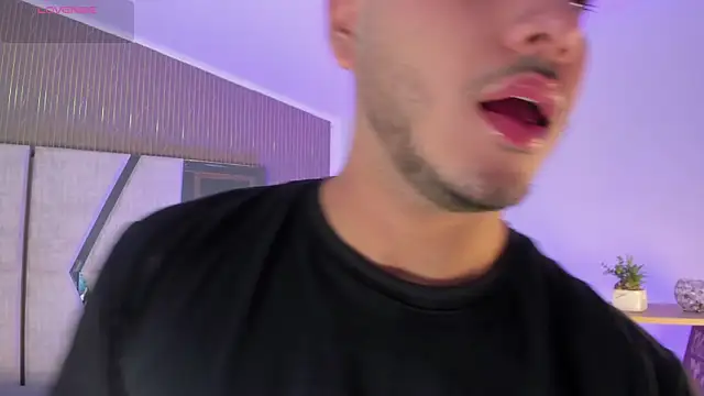 Snapshot of Axel_grey_ chatting on 07.20.26 Axel grey online show from 07.20.26