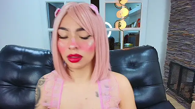 Snapshot of miss___abigail chatting on 10.08.25 miss abigail online show from 10.08.25