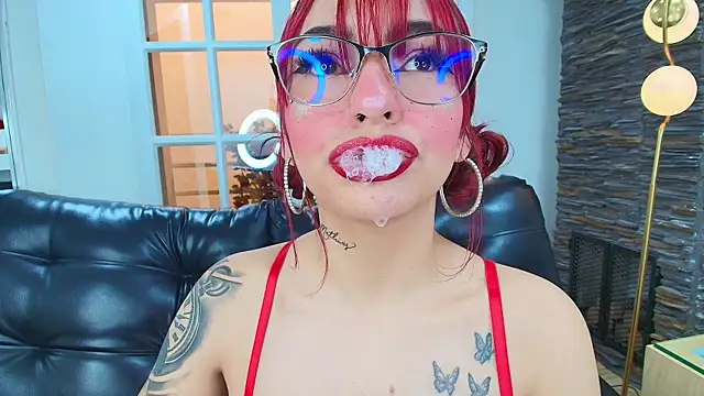 Snapshot of miss___abigail chatting on 10.22.25 miss abigail online show from 10.22.25