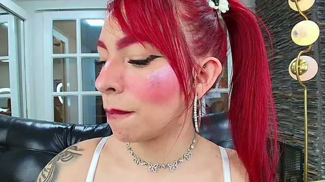 Snapshot of miss___abigail chatting on 12.02.25 miss abigail online show from 12.02.25