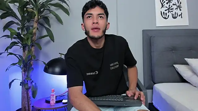 Tylerffoxx online show from 04.25.26