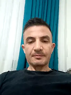 Snapshot of OGUZOZAN chatting on 10.05.25 OGUZOZAN online show from 10.05.25