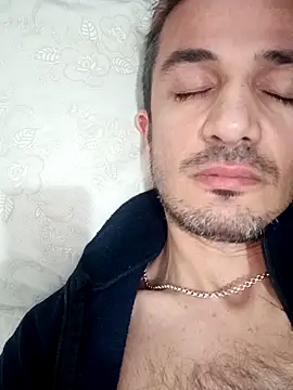 Snapshot of OGUZOZAN chatting on 10.31.25 OGUZOZAN online show from 10.31.25