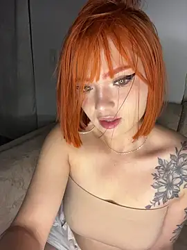 Snapshot of Alysson_LS chatting on 11.21.25 Alysson LS online show from 11.21.25