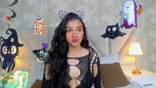 ValentiinaCruz online show from 10.31.25