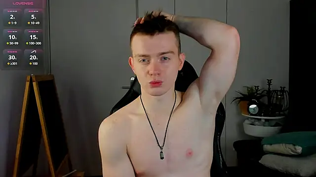 Snapshot of Happydeimos chatting on 11.17.25 Happydeimos online show from 11.17.25