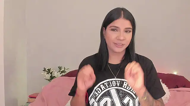 Laura-angeel online show from 10.30.25