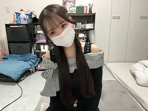 nano-da-u online show from 10.04.25