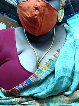 Snapshot of TAMIL_ELAKKIYA chatting on 09.10.25 TAMIL ELAKKIYA online show from 09.10.25