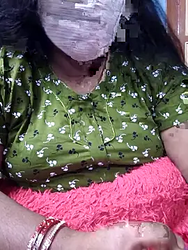 Snapshot of TAMIL_ELAKKIYA chatting on 11.10.25 TAMIL ELAKKIYA online show from 11.10.25