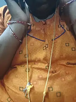 Snapshot of TAMIL_ELAKKIYA chatting on 11.24.25 TAMIL ELAKKIYA online show from 11.24.25