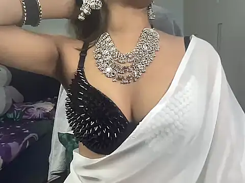 Snapshot of MonVilain01 chatting on 12.14.25 MonVilain01 online show from 12.14.25