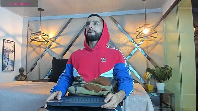 Yiyo10  online show from 04.23.26