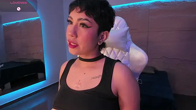 Snapshot of ZahaRose chatting on 09.13.25 ZahaRose online show from 09.13.25