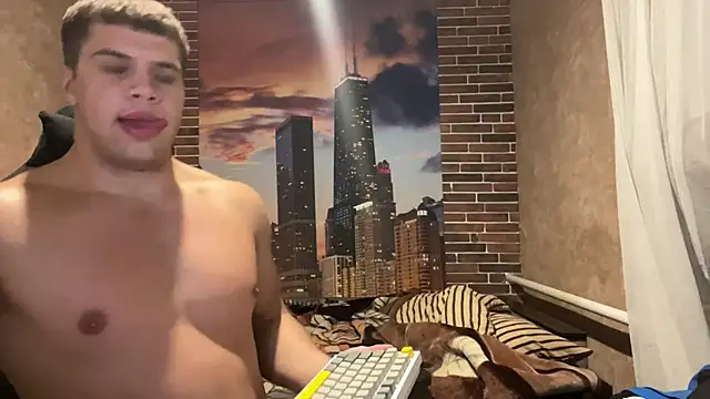 MusclePhantom online show from 10.10.25