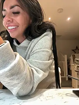 BELLABLACKXUK online show from 09.24.25