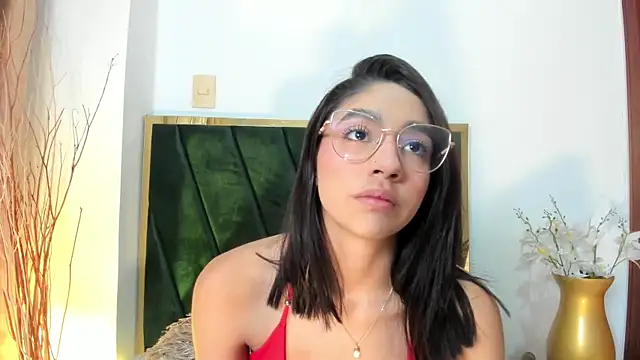 IvyJhons online show from 10.07.25