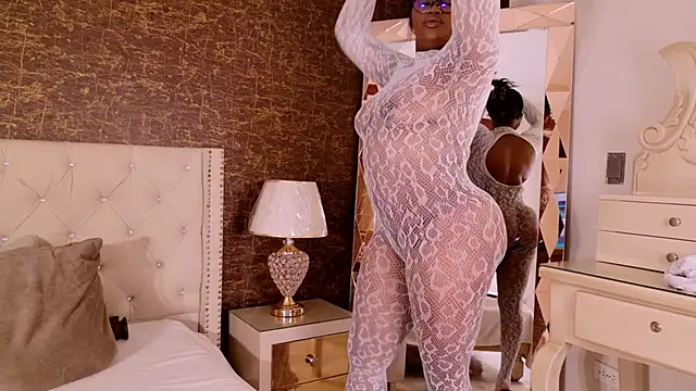 kaylie mitchel online show from 11.05.25