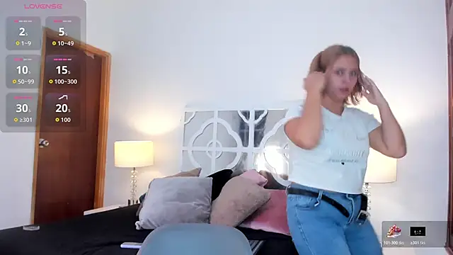 MikaelaStone online show from 11.01.25