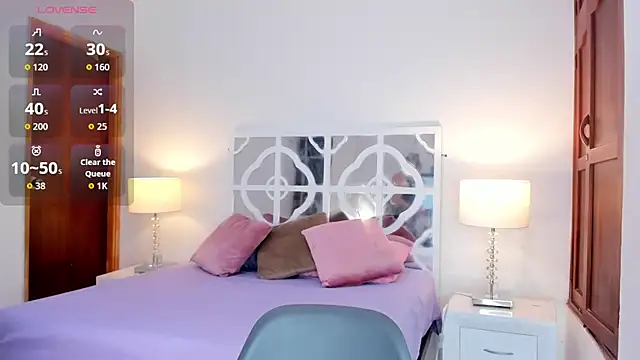 MikaelaStone online show from 11.22.25