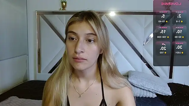 SophiaaLee online show from 11.14.25