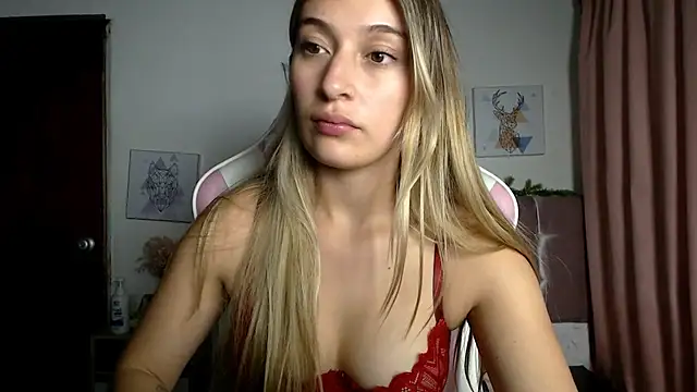Snapshot of SophiaaLee chatting on 05.06.26 SophiaaLee online show from 05.06.26
