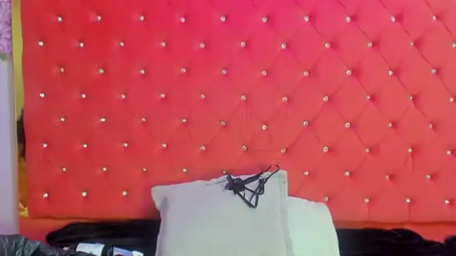 Nanis James online show from 04.01.26