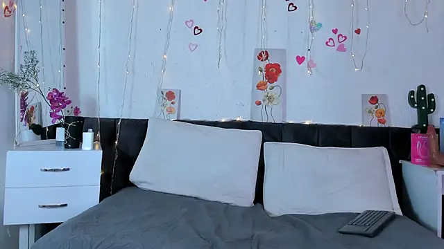 AmaraMoon  online show from 11.05.25