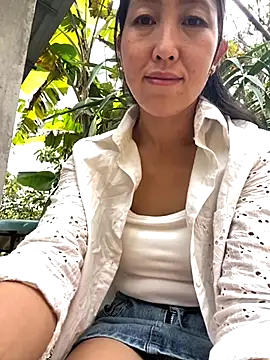 Huong-Ly online show from 10.17.25