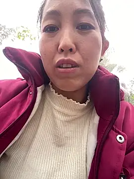 Huong-Ly online show from 12.04.25