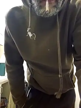 Snapshot of Stingles chatting on 09.28.25 Stingles online show from 09.28.25