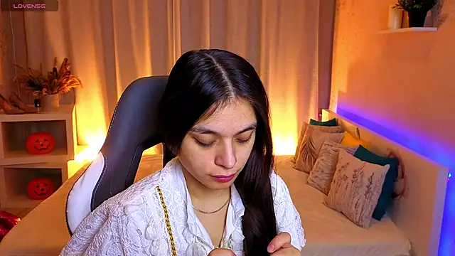 Snapshot of Leila_Hefner chatting on 11.27.25 Leila Hefner online show from 11.27.25