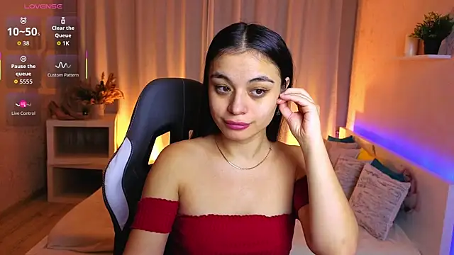 Snapshot of Leila_Hefner chatting on 12.02.25 Leila Hefner online show from 12.02.25