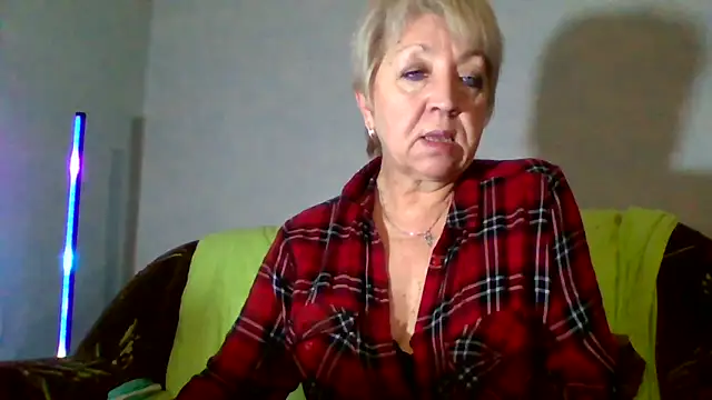 Snapshot of DianaQDream chatting on 02.26.26 DianaQDream online show from 02.26.26