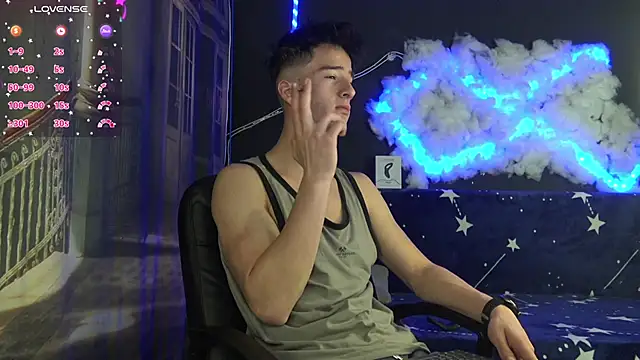 Snapshot of SirReed chatting on 11.29.25 SirReed online show from 11.29.25